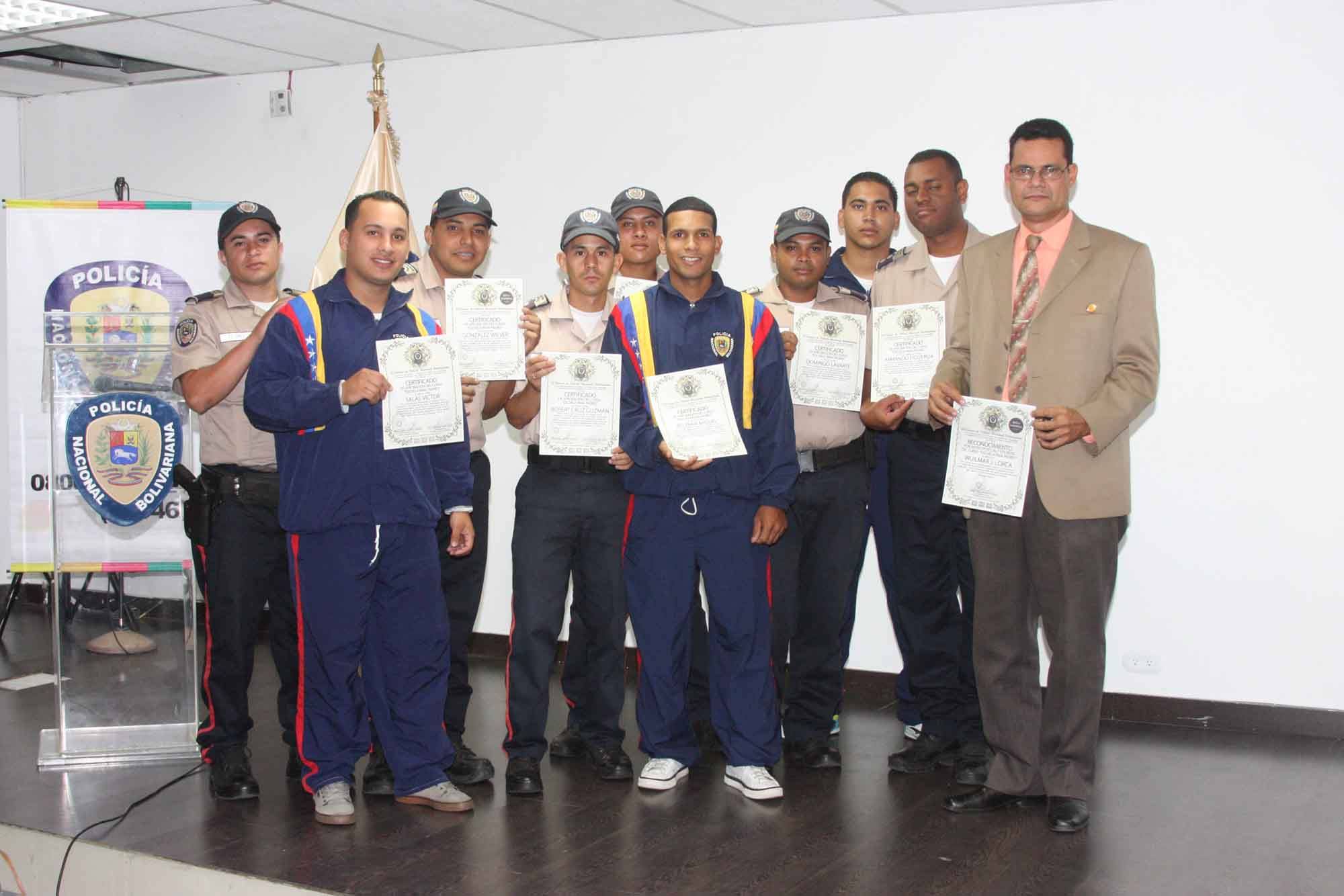 00 Portada de la formacion seminario en caracas a funcionarios cpnb y pastores el formados magister Wuilmar J Lorca y el patrocinan General Manuel Eduardo Perez Urdaneta actualizado al 2023 Escuela para Familias Escuela para Padres - Foto 73