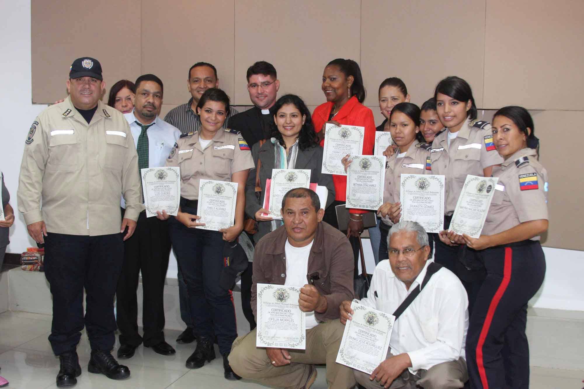 00 Portada de la formacion seminario en caracas a funcionarios cpnb y pastores el formados magister Wuilmar J Lorca y el patrocinan General Manuel Eduardo Perez Urdaneta actualizado al 2023 Escuela para Familias Escuela para Padres - Foto 72