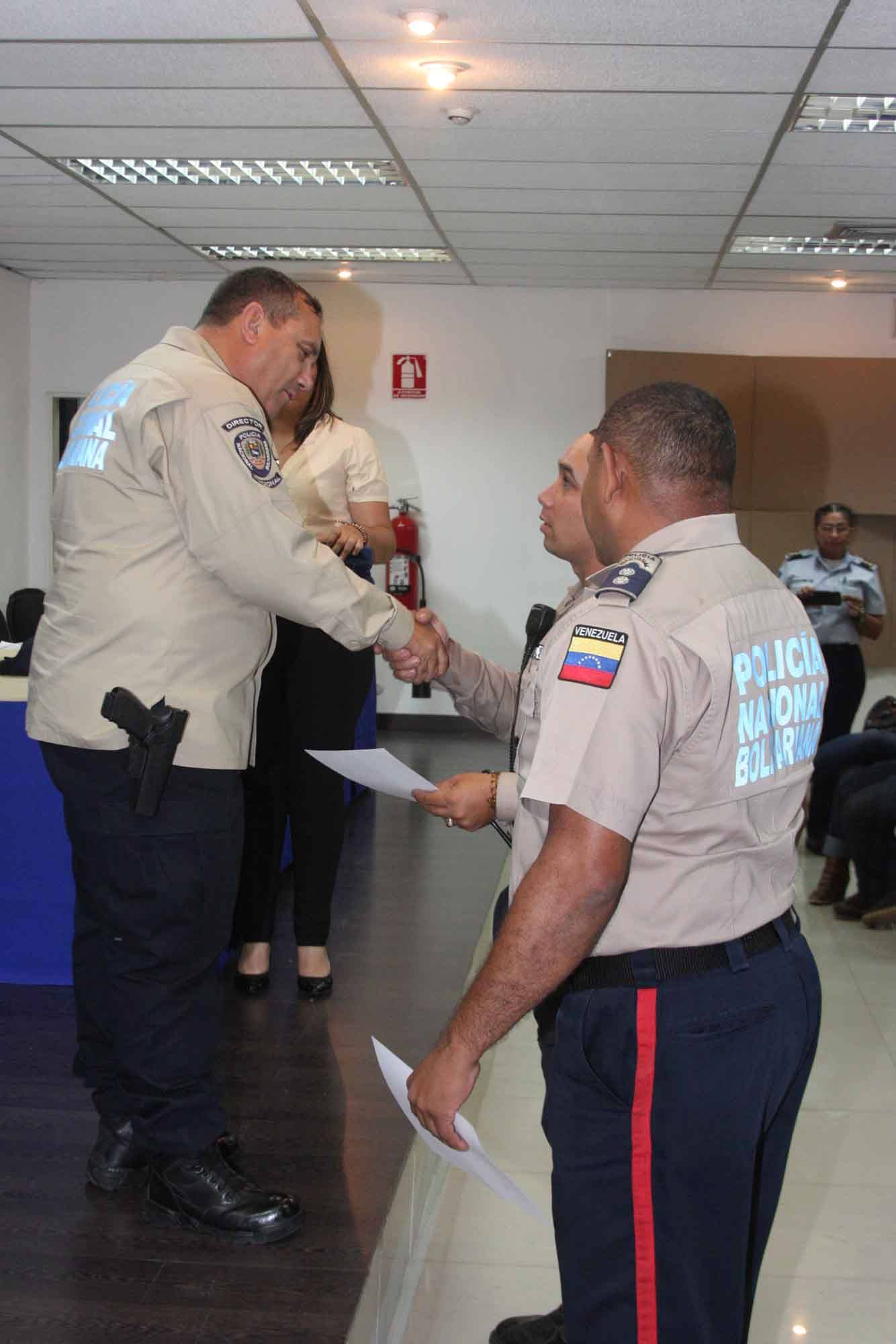 00 Portada de la formacion seminario en caracas a funcionarios cpnb y pastores el formados magister Wuilmar J Lorca y el patrocinan General Manuel Eduardo Perez Urdaneta actualizado al 2023 foto