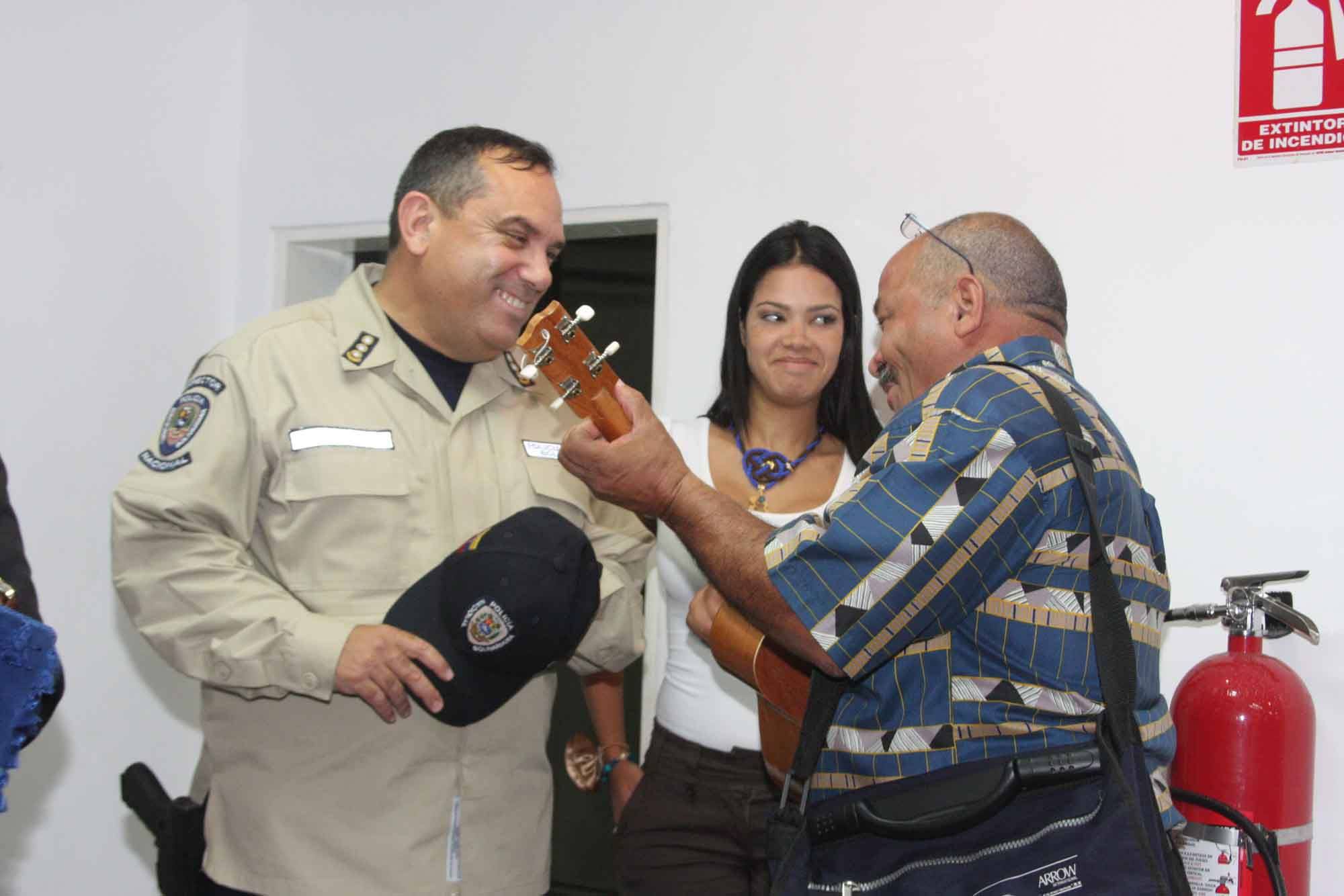 00 Portada de la formacion seminario en caracas a funcionarios cpnb y pastores el formados magister Wuilmar J Lorca y el patrocinan General Manuel Eduardo Perez Urdaneta actualizado al 2023 foto 12