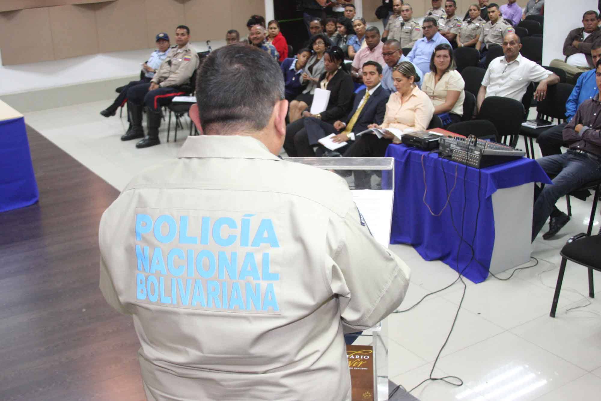 00 Portada de la formacion seminario en caracas a funcionarios cpnb y pastores el formados magister Wuilmar J Lorca y el patrocinan General Manuel Eduardo Perez Urdaneta actualizado al 2023 foto 7