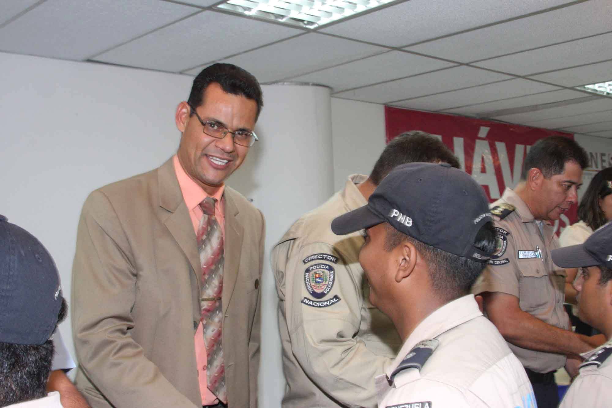 00 Portada de la formacion seminario en caracas a funcionarios cpnb y pastores el formados magister Wuilmar J Lorca y el patrocinan General Manuel Eduardo Perez Urdaneta actualizado al 2023 foto 5