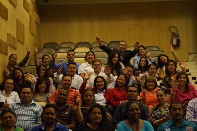 Magister Wuilmar J. Lorca, Doctora Aurora Chiquinquirá, Msc Mayuri Mendoza certificando a los funcionarios de la Dirección General de Prevención del Delito acto de certificacion foto 15