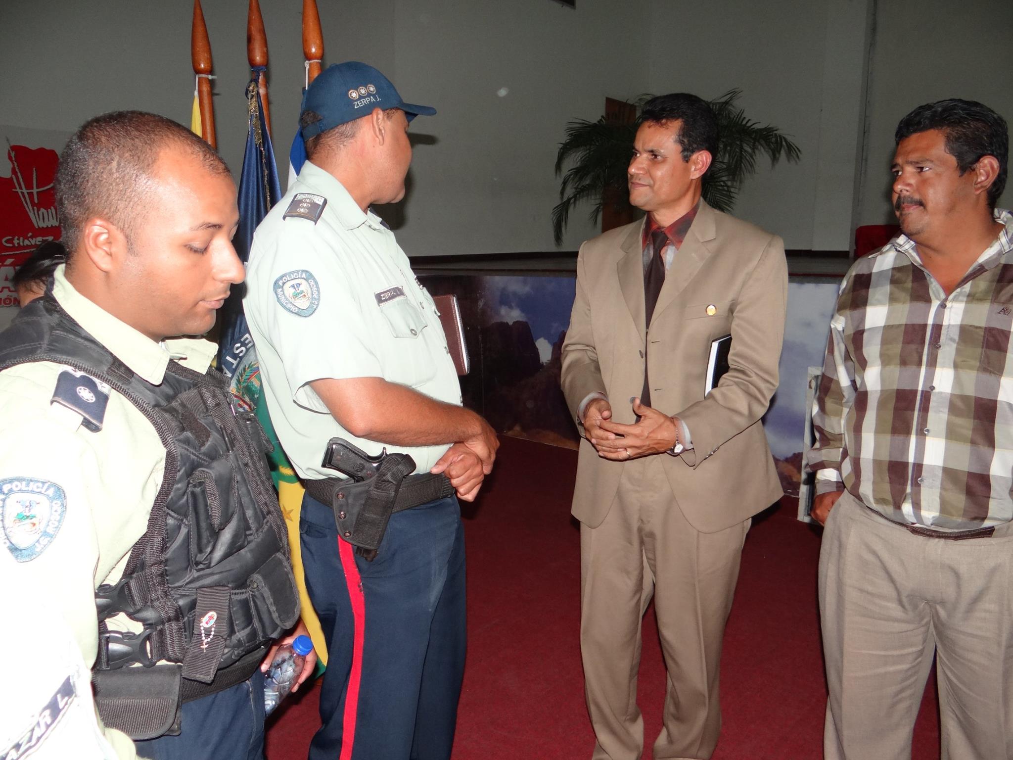 00 Portada de la formacion seminario en el estado Guárico mas 30 instituciones publicas con el gobernador el formados magister Wuilmar J Lorca y el patrocinan General Manuel Eduardo Perez Urdaneta foto actualizado al 2023 foto 22