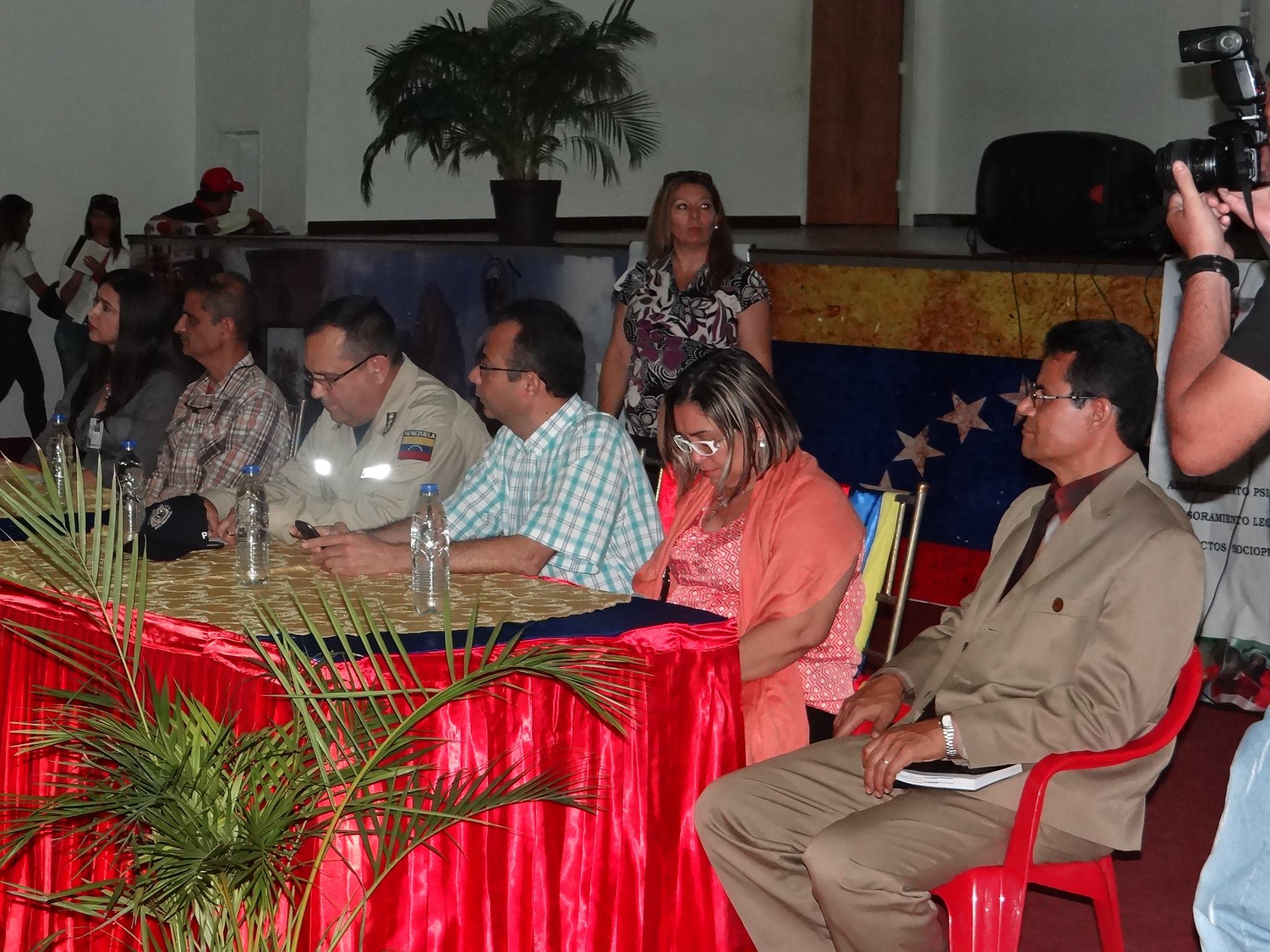 00 Portada de la formacion seminario en el estado Guárico mas 30 instituciones publicas con el gobernador el formados magister Wuilmar J Lorca y el patrocinan General Manuel Eduardo Perez Urdaneta foto 5